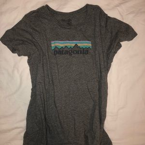Grey patagonia tee